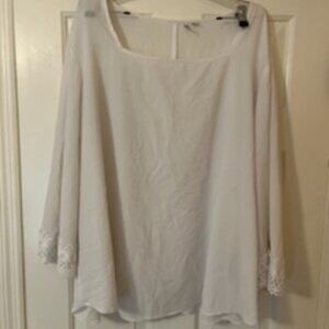 26/28 EST. 1946 white blouse